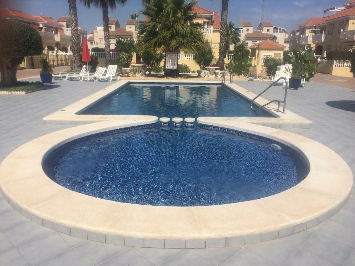 Torrevieja, La Torreta Ground Floor Apartment With Large Private Patio Garden エクステリア 写真